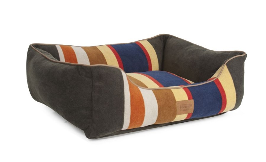 Beds, Crates, Etc. Pendleton Pet® | Badlands National Park Kuddler